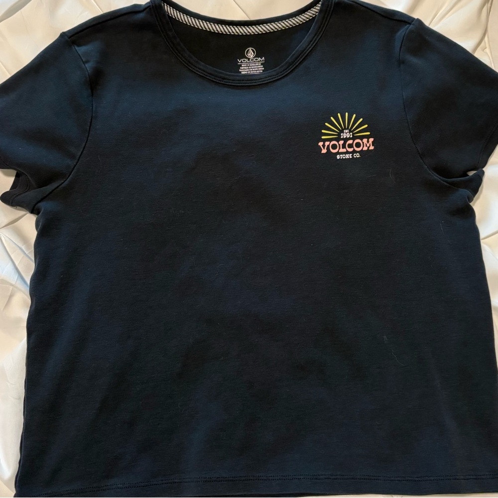Volcom Black Cropped Shirt, Women’s XS or kids XXL